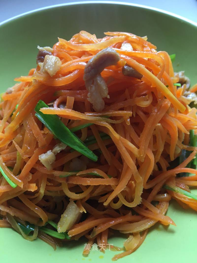 Stir-fried Pork with Shredded Carrots recipe