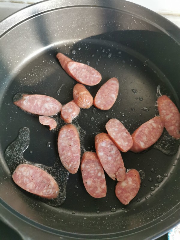 Pasta with Beef Sausage and Black Pepper recipe