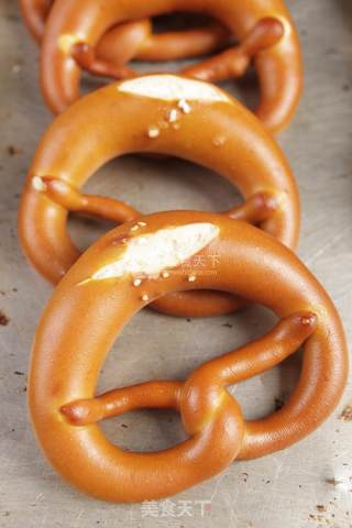 German Lye Bread recipe