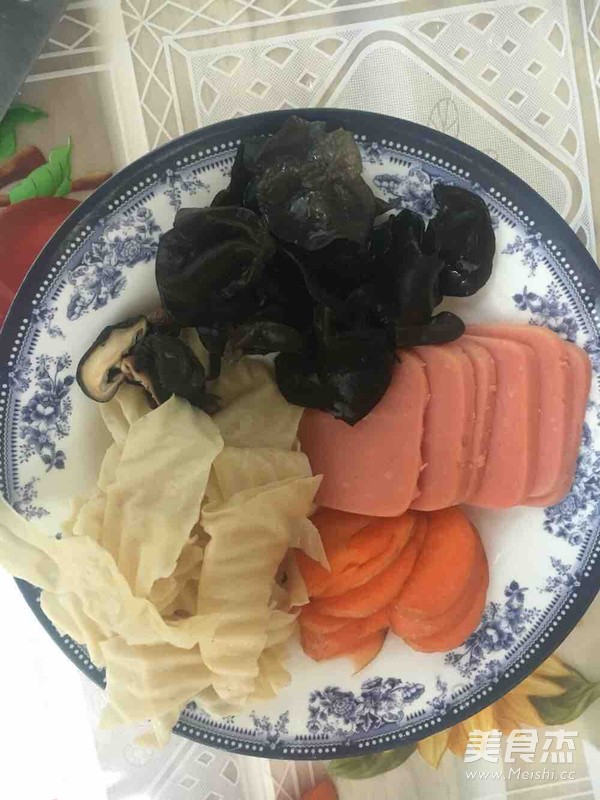 Yunnan Bridge Rice Noodle Tomato Flavor recipe