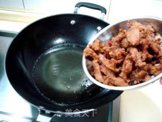 【flying Birds and Beasts】——"fried and Cooked Rose Robe Meat" recipe