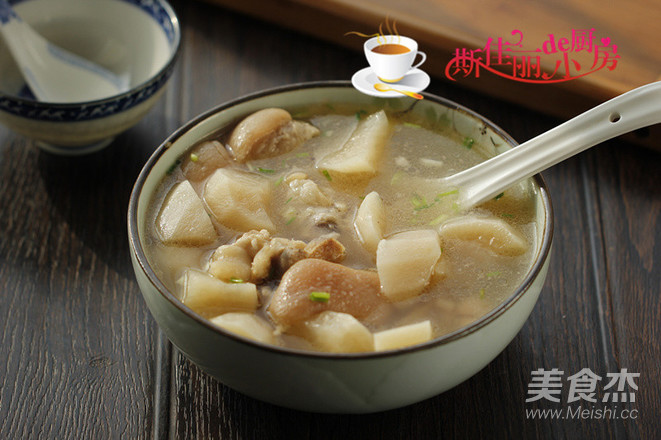 White Radish Hoof Soup recipe