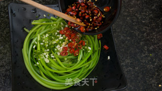 Shredded Garlic Moss recipe