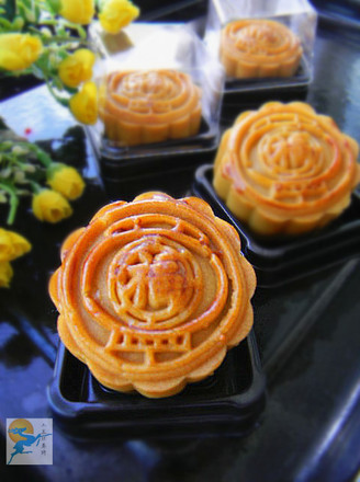 Cantonese-style Red Bean Paste and Minced Meat Mooncakes recipe