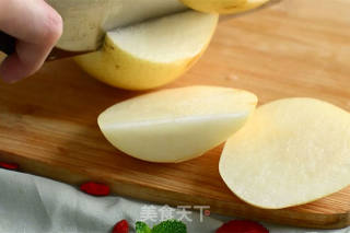 Add Some Goji Berries to Feel More Healthy White Fungus and Snow Pear Juice recipe