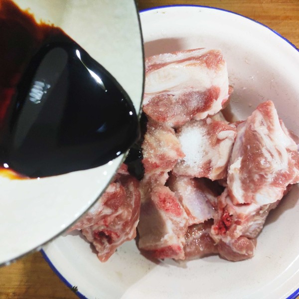 Steamed Pork Ribs with Garlic Potatoes recipe