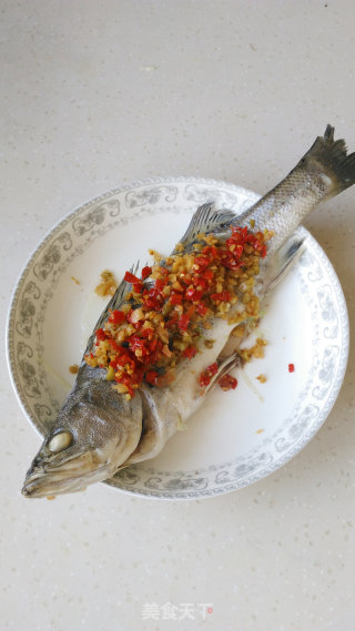 Steamed Sea Bass with Chopped Pepper and Mustard recipe