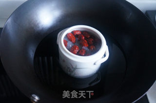 Hashima Red Dates and Papaya Stew recipe