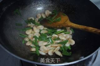 Stir-fried White Shrimp with Leek recipe