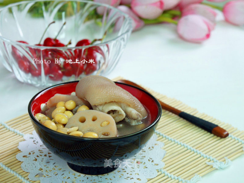 [soybean, Lotus Root and Trotters Soup] recipe