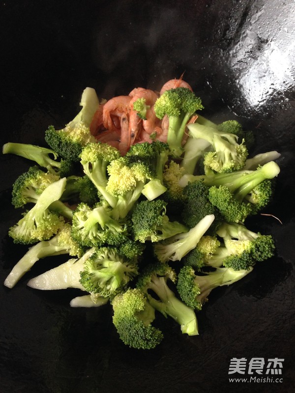 Fried Broccoli with Shrimp recipe
