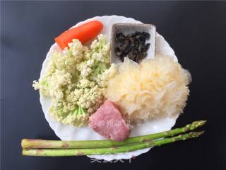 Stir-fried Pork with Double-ear Cauliflower recipe