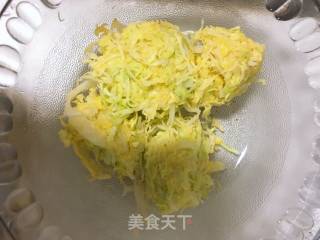 How to Make Delicious Small Pickles with Cabbage recipe