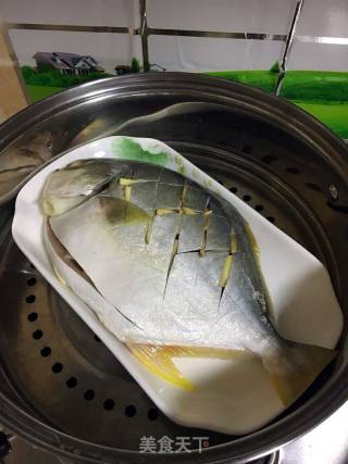 Steamed Golden Pomfret recipe