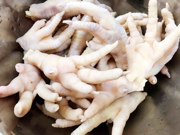 Super Tasty Salt Baked Chicken Feet recipe