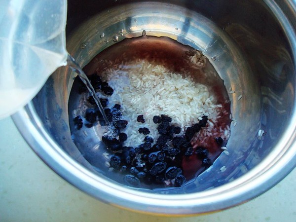 Mulberry and Wolfberry Porridge recipe