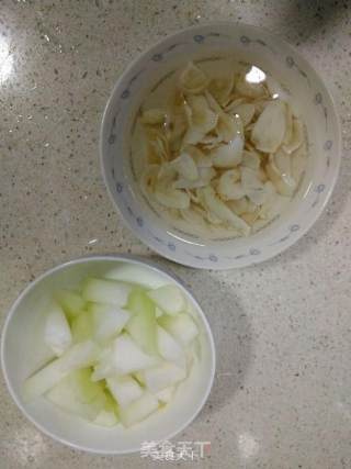 Lily Scallop and Winter Melon Soup recipe