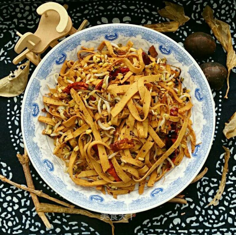Spicy Stir-fried Bean Sprouts and Bean Curd recipe