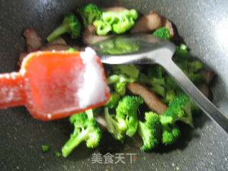 Stir-fried Broccoli with Sauce recipe