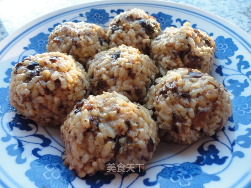 Every Year There is Fish-colorful Rice Ball recipe