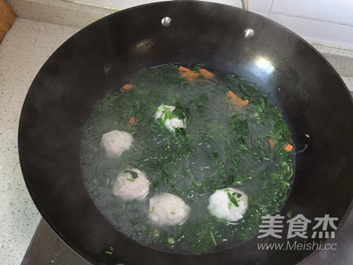 Shepherd's Purse Fish Ball Vermicelli Soup recipe