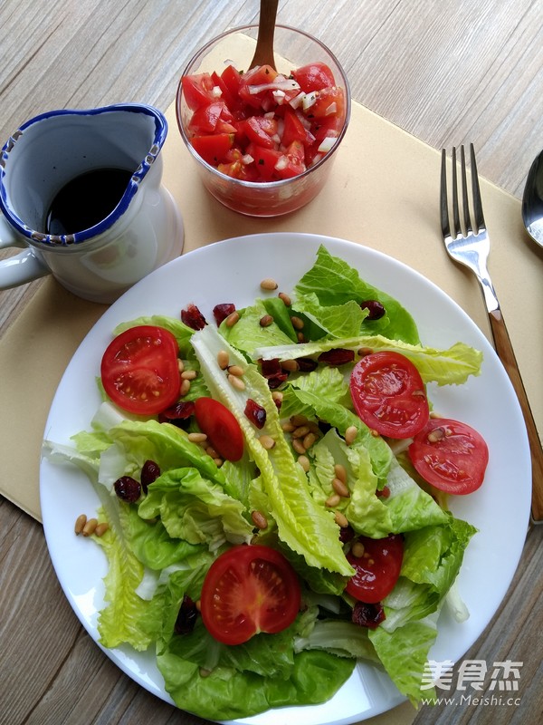 Salad with Tomato Salsa recipe