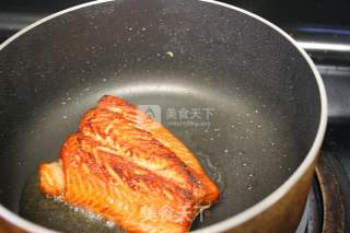 Nutritious Dinner-avocado Salad & Pan-fried Salmon recipe