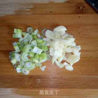 Diced Eggplant and Minced Pork Noodles recipe