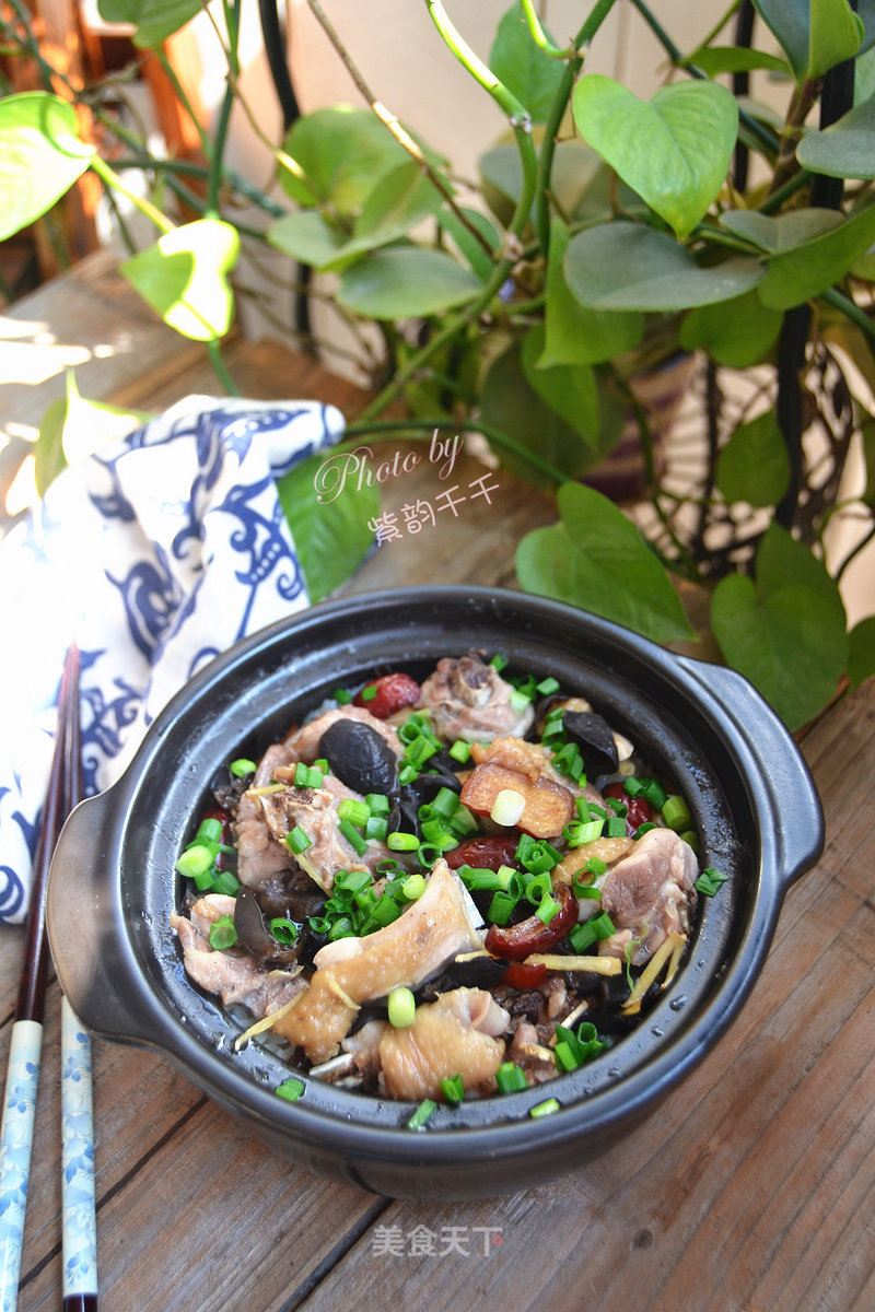 Fungus Chicken Claypot Rice recipe