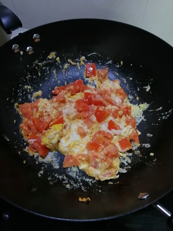 Simple and Delicious~~tomato and Egg Boiled Noodles recipe