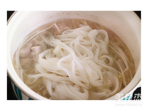 Three Fresh Boiled Hor Fun recipe