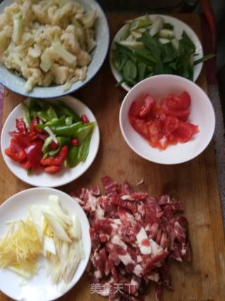 Stir-fried Cauliflower with Beef recipe