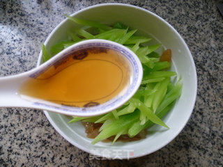 Lettuce Mixed with Jellyfish recipe
