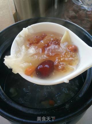 Peach Gum Lily Soup recipe