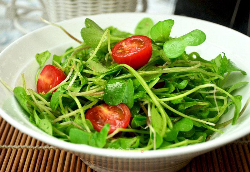 Radish Sprouts Salad recipe