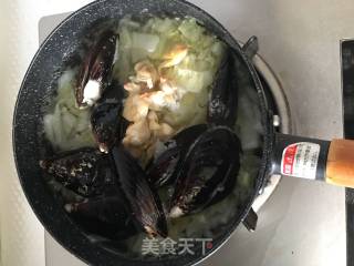 Cabbage Mussel Soup recipe