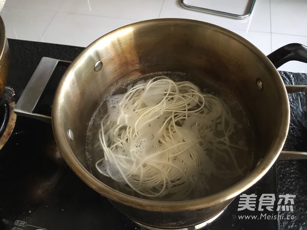 Crystal Cold Noodles with Good Taste recipe