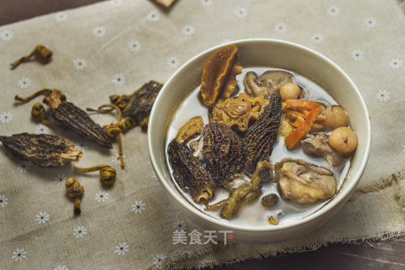 [mother Komori's Recipe] Autumn Soup-morel, Dendrobium, Abalone and Teapot