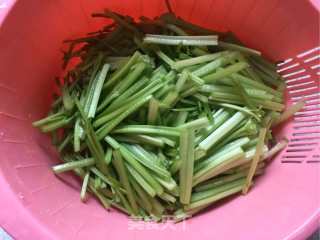 Stir-fried Home-cooked Celery recipe