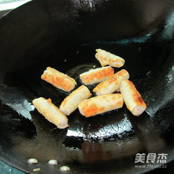 Pan-fried Taro Rolls recipe