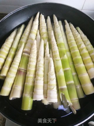 Stir-fried Spring Bamboo Shoots with Bacon recipe