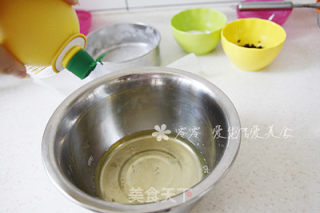 Raisin Yogurt Chiffon recipe