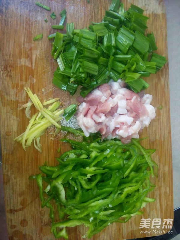 Green Pepper Shredded Pork Noodle recipe