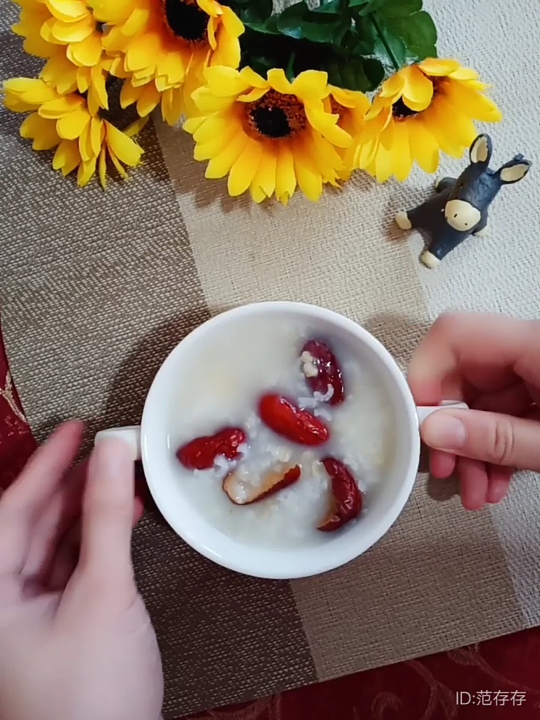 Oatmeal Lily and Red Date Porridge recipe