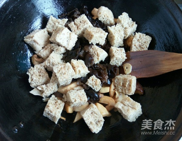 Grilled Mushrooms, Bamboo Shoots and Grilled Bran recipe