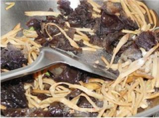 Stir-fried Fungus with Daylily recipe