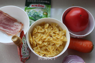 Stir-fried Spaghetti with Tomato Sauce and Bacon recipe