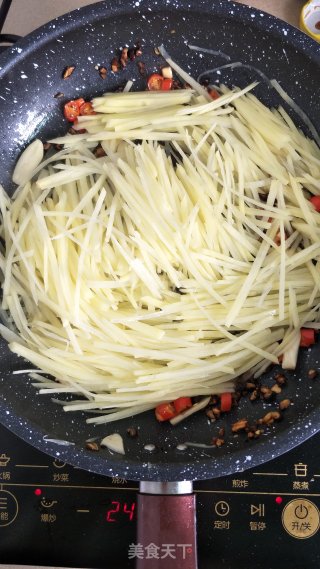 Braised Potato Shredded with Mushrooms recipe