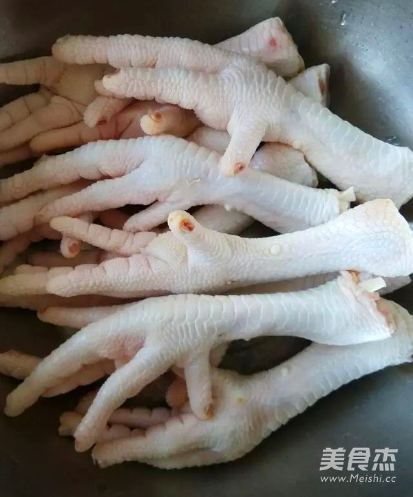 Marinated Chicken Feet with Fermented Bean Curd Sauce recipe