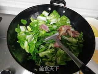 Sausage Stir-fried Green Cabbage Moss recipe